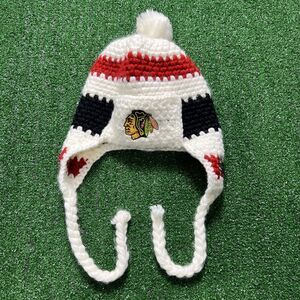 Chicago Blackhawks Flag Old Time‎ Hockey Pom Knit Flap Toque Beanie White Red
